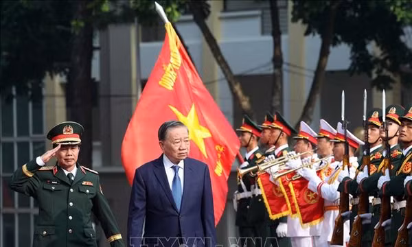 Tổng Bí thư, Chủ tịch nước Tô Lâm dự Lễ kỷ niệm 80 năm Ngày truyền thống Lực lượng vũ trang Quân khu 2