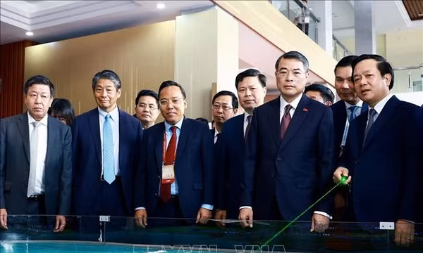 Thủ tướng Lê Minh Hưng dự hội nghị công bố quy hoạch tỉnh Hưng Yên