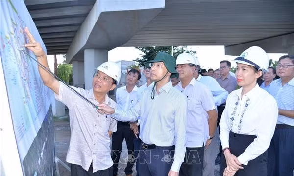 Đẩy nhanh thi công, ưu tiên kết nối hai tuyến cao tốc tại Đồng Tháp