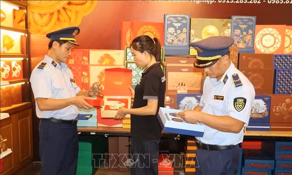 Siết chặt kiểm soát an toàn thực phẩm dịp Tết Trung thu