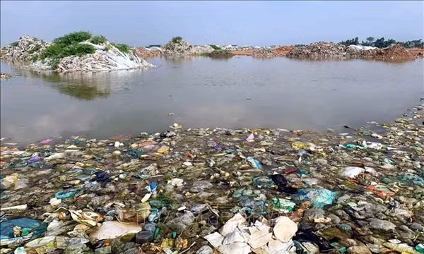 Hà Tĩnh: Tìm phương án xử lý 150 tấn rác dưới nền KCN Bắc Thạch Hà