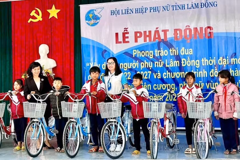 Giúp thế hệ trẻ dân tộc thiểu số tự giác sống theo pháp luật