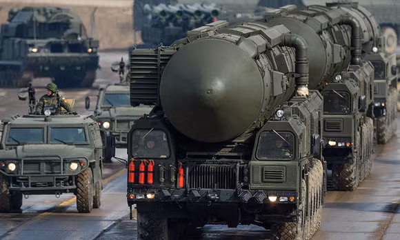 Tổ hợp tên lửa hạt trên mặt đất Topol-M. Ảnh: Sputnik