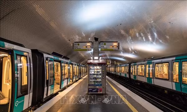 Tàu điện ngầm tại Paris. Ảnh minh họa: THX/TTXVN
