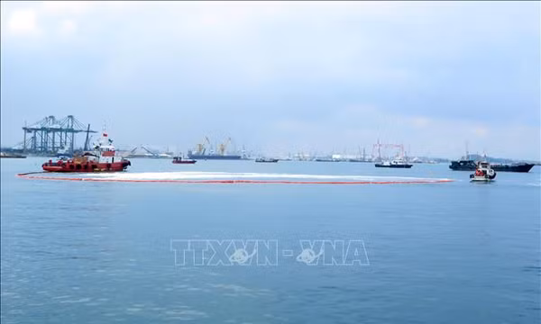 Quảng Trị: Giám sát việc nhận chìm 200.000 m³ vật chất nạo vét xuống biển