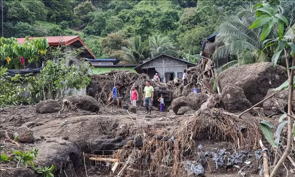 Philippines sơ tán hàng nghìn người trước khi bão Yinxing đổ bộ