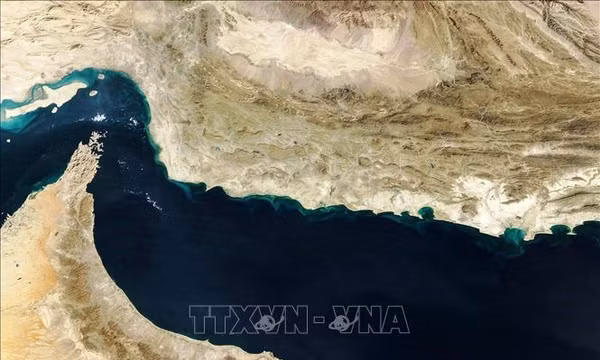 Vùng Vịnh bác bỏ việc Iran thu phí ở eo biển Hormuz, phát tín hiệu chuyển hướng chiến lược
