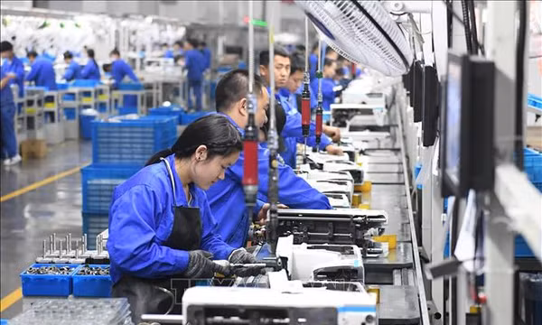 ADB nâng dự báo tăng trưởng châu Á lên 5%
