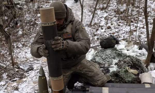 Vì sao Ukraine quyết định mở rộng bán vũ khí ra thế giới?