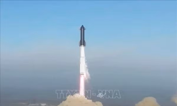 Sự cố Starship đe dọa kế hoạch trở lại Mặt Trăng của NASA