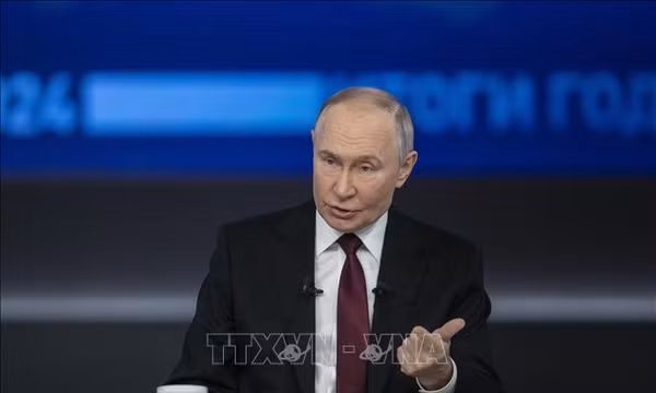 Tổng thống Putin: BRICS sẽ hùng mạnh hơn G7 và phi đô la hóa là không thể đảo ngược