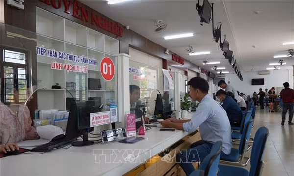 Gỡ điểm nghẽn để chính quyền gần dân - Bài 2: Giải bài toán 'vừa thừa, vừa thiếu' cán bộ