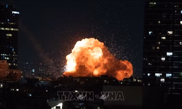 Địa điểm tại Tel Aviv, Israel bị trúng tên lửa từ Iran ngày 28/2/2025. Ảnh: IRNA/TTXVN