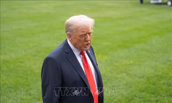 Tổng thống Mỹ Donald Trump trả lời phỏng vấn báo chí tại Nhà Trắng ngày 7/9/2025. Ảnh: THX/TTXVN
