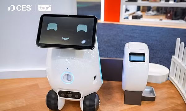 Từ robot chăm sóc thú cưng: Bài toán phát triển sản phẩm công nghệ Việt