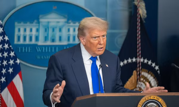 Tổng thống Mỹ Donald Trump phát biểu với báo giới tại Nhà Trắng, Washington, D.C. Ảnh: THX/TTXVN