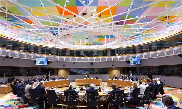 Hungary dỡ bỏ quyền phủ quyết, EU thông qua gói vay 106 tỷ USD hỗ trợ Ukraine 