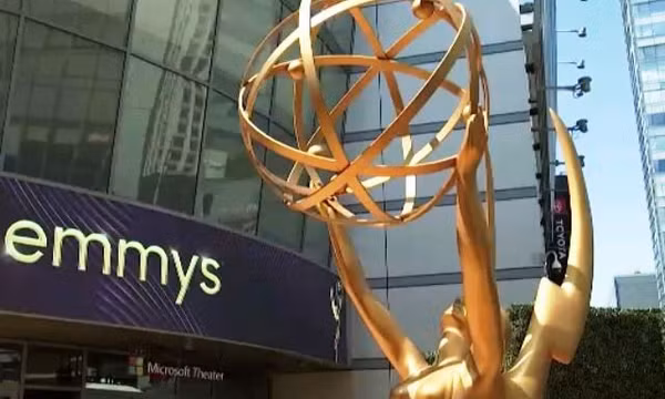 Emmy rời truyền hình sau 7 thập kỷ, chuyển sang trực tuyến