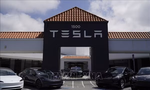 Thua lỗ bủa vây, Elon Musk 'chia tay' DOGE để cứu vãn đế chế Tesla