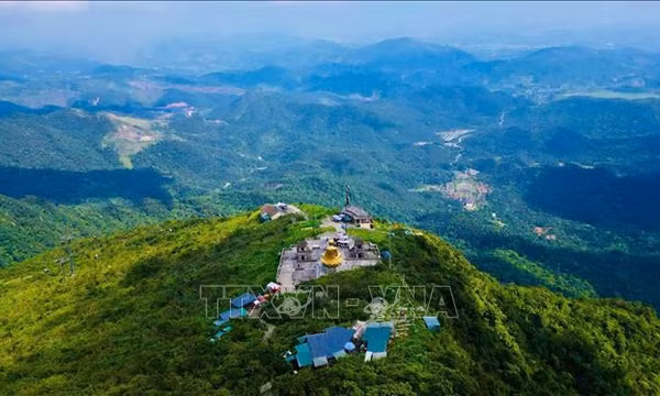 Biến di sản thành tài sản để phát triển du lịch bền vững tại Yên Tử