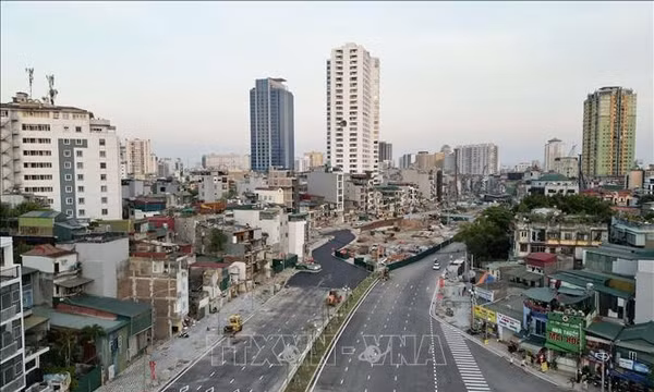 Điều chỉnh giao thông Vành đai 1 đoạn thi công cầu vượt Nguyễn Chí Thanh