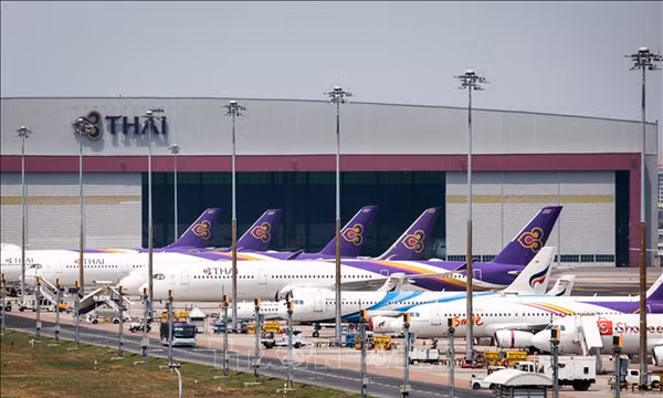Thái Lan: Bangkok ngập lụt, tiếp tục cắt giảm các chuyến bay