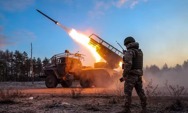 Xung đột với Nga có thể khiến Ukraine tiêu tốn hơn 470 triệu USD/ngày trong năm 2027
