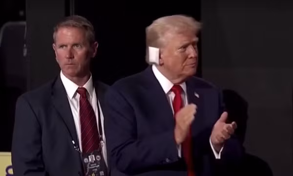 Cựu bác sĩ Nhà Trắng kể chi tiết về vết thương trên tai ông Trump sau vụ ám sát