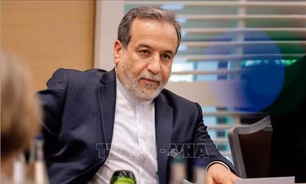 Phản ứng bất ngờ của Ngoại trưởng Araghchi và Tổng thống Trump sau khi Iran bắn hạ F-15 của Mỹ