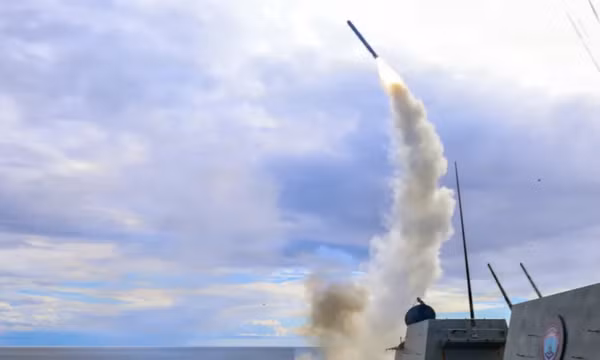 Washington ra đòn trả đũa vụ IRGC nã tên lửa vào tàu chiến của Hải quân Mỹ
