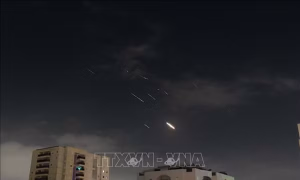 Truyền thông Iran tiết lộ chi tiết các loại tên lửa và UAV tấn công Israel