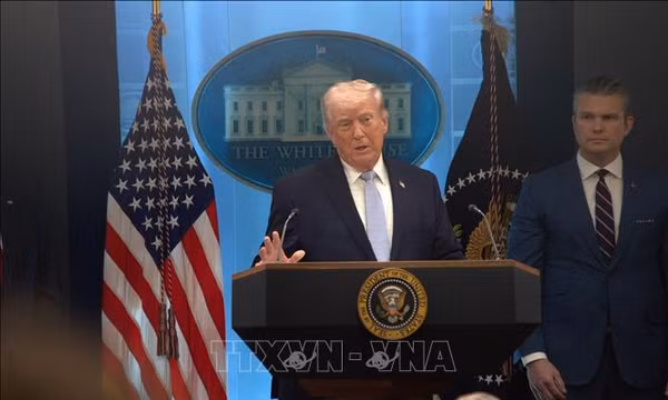 Tổng thống Mỹ Donald Trump trong cuộc họp báo tại Nhà Trắng ngày 6/4/2026. Ảnh: THX/TTXVN phát