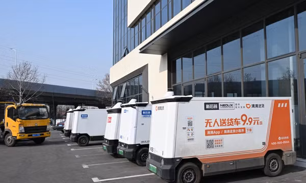 Xe giao hàng không người lái tăng tốc, AI đang thay đổi logistics
