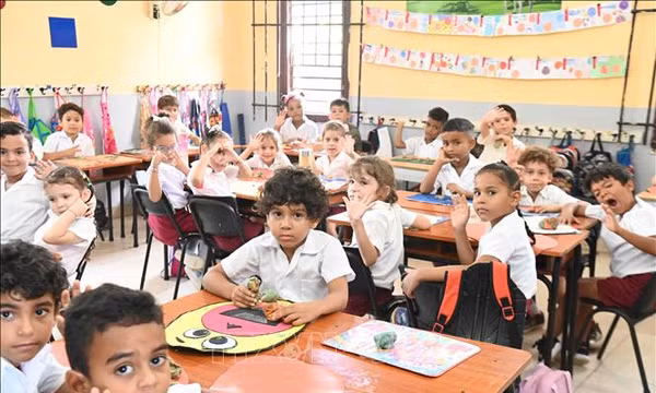 Cuba nỗ lực đưa học sinh tới trường bất chấp nhiều trở ngại