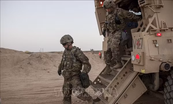 Binh sĩ Mỹ tại căn cứ không quân al-Qayyarah ở phía Nam thành phố Mosul, Iraq. Ảnh tư liệu: AFP/TTXVN (Không được sử dụng, chia sẻ bởi bên thứ ba)