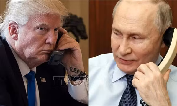 Tổng thống Trump thông báo đang điện đàm với Tổng thống Putin