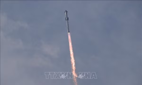 Tại sao tên lửa Starship của tỷ phú Elon Musk đánh bại NASA trong cuộc đua vũ trụ?