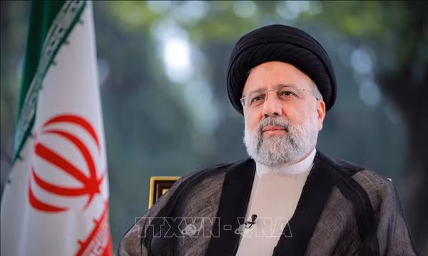 Tổng thống Iran Ebrahim Raisi phát biểu tại thủ đô Tehran. Ảnh: AFP/TTXVN (Không được sử dụng, chia sẻ bởi bên thứ ba)