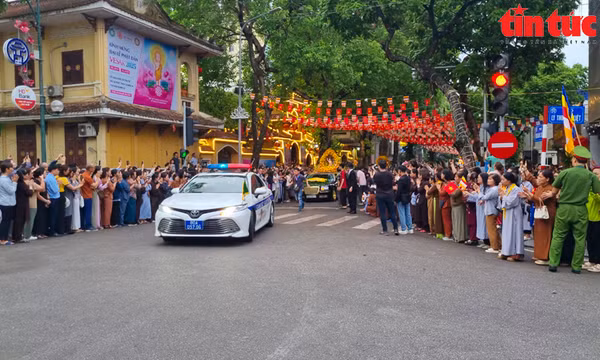 Giáo dục pháp luật, vận động tăng ni, phật tử tham gia bảo đảm trật tự, an toàn giao thông