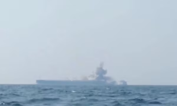 IRGC công bố video hai siêu tàu chở dầu trúng thủy lôi tại eo biển Hormuz