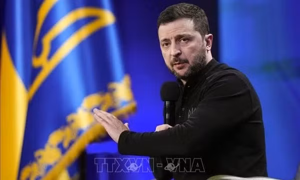 Tổng thống Ukraine Volodymyr Zelensky phát biểu tại cuộc họp báo ở Kiev. Ảnh tư liệu: Kyodo/TTXVN