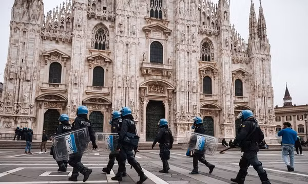 Milan náo loạn, hàng xa xỉ đóng cửa, 500 binh sĩ chuẩn bị vào cuộc siết an ninh