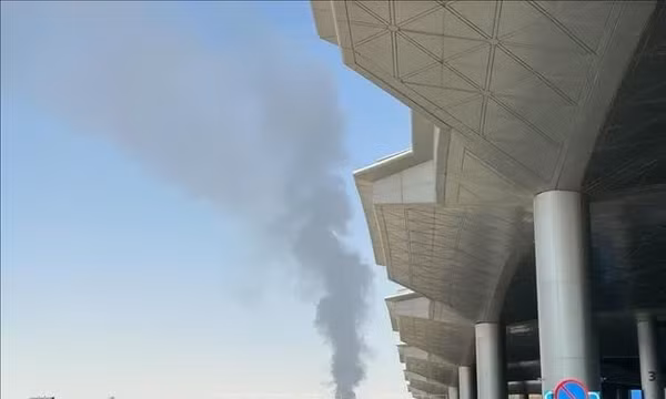 Không phận Riyadh vắng lặng sau đòn tấn công của Houthi