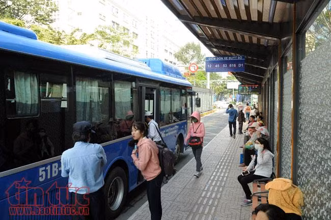 21 tuyến xe buýt được lắp wifi miễn phí phục vụ người dân TP Hồ Chí Minh ảnh 1