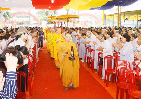 Đại lễ cầu siêu tại nghĩa trang Trường Sơn ảnh 1