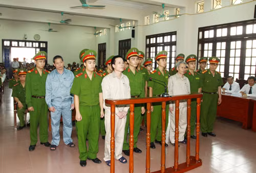 Kết thúc xử sơ thẩm vụ Tiên Lãng: Đoàn Văn Vươn nhận án 5 năm tù ảnh 3