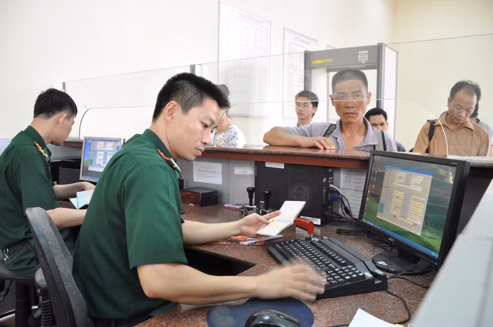 Ngăn ngừa virus H7N9 qua cửa khẩu ảnh 1
