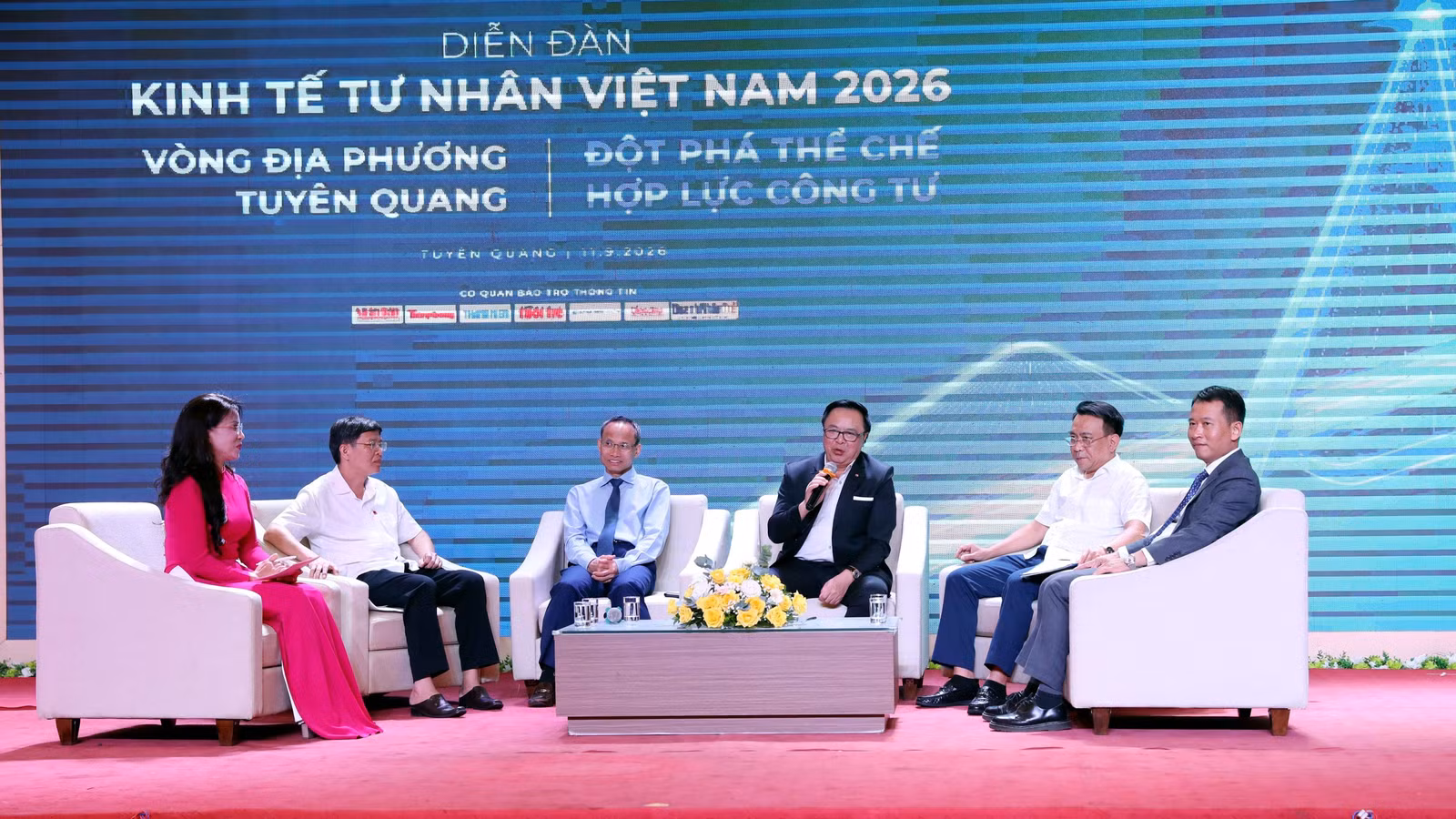 Đối thoại, tháo gỡ điểm nghẽn thúc đẩy kinh tế tư nhân phát triển