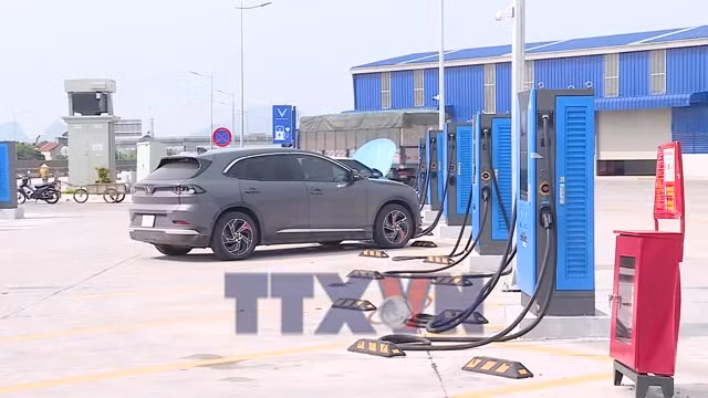 Net zero - Liên thông trạm sạc, thúc đẩy giao thông xanh