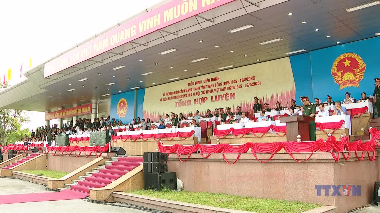 Tổng hợp luyện lần thứ ba sẵn sàng cho lễ diễu binh, diễu hành A80